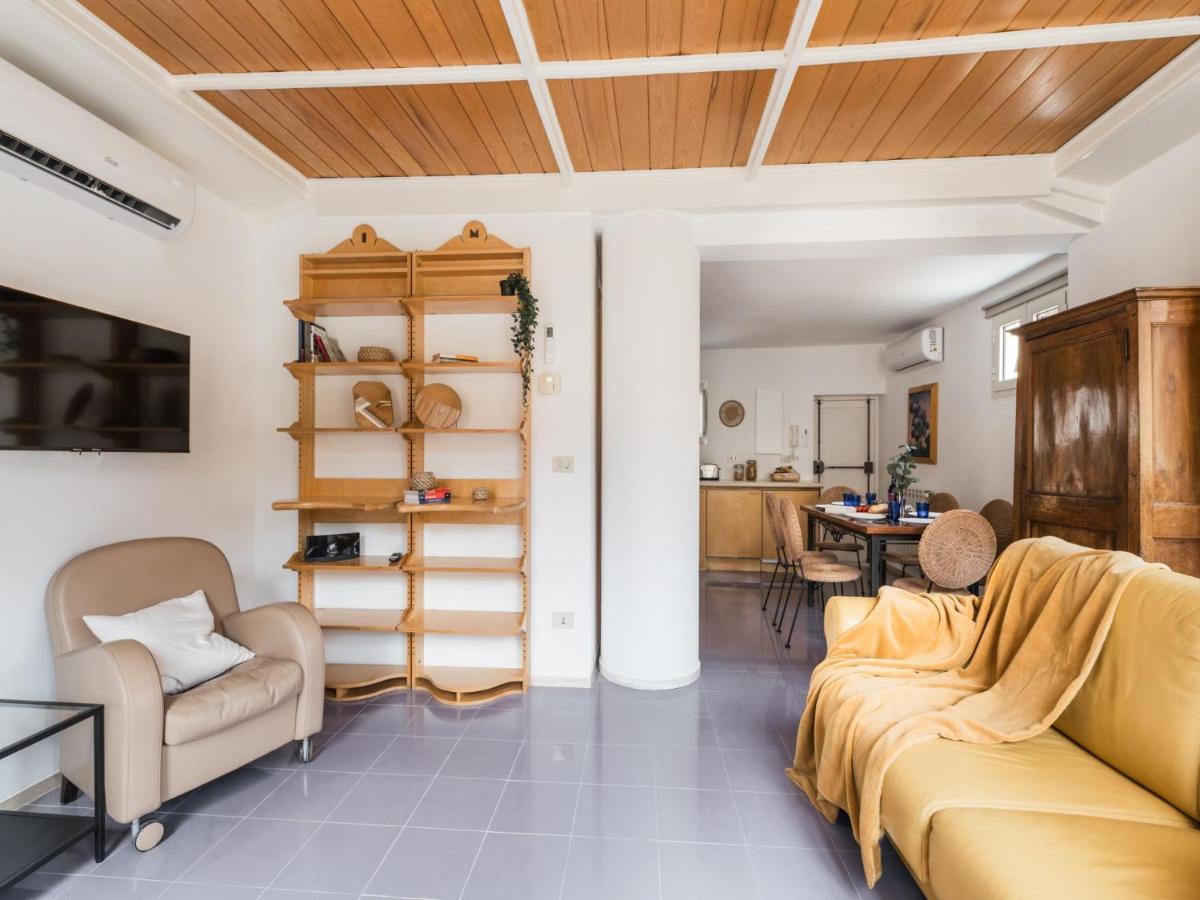 The Best Rent - Two-Bedroom Apartment With Terrace Near Trevi Fountain Rome Bagian luar foto